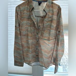 NWOT PATAGONIA WOMEN'S SHIRT